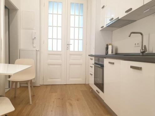 Vorgartenstra�e | Modern | Saniert | Apartment