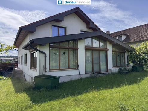 Großzügiges Haus in ruhiger, familiärer Lage in Leiben freut sich auf neue Eigentümer!