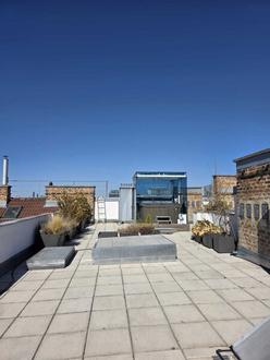 Dachterrasse mit Whirlpool & Fernblick | 130 m� | unbefristet