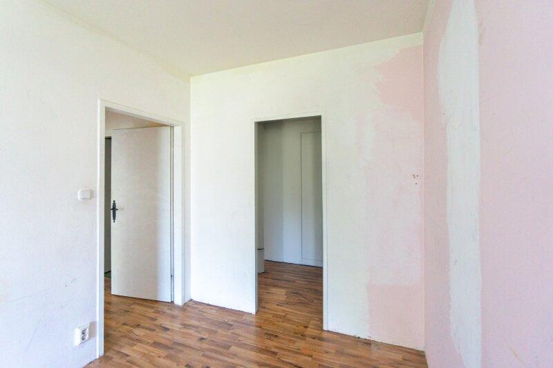 Zimmer 2 mit Schrankraum
