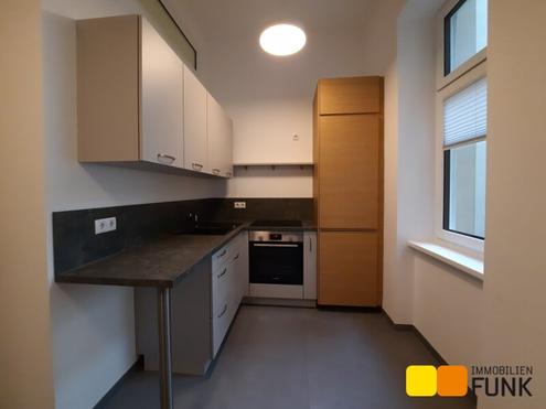 Sanierte 2 Zimmer-Altbauwohnung mit Balkon
