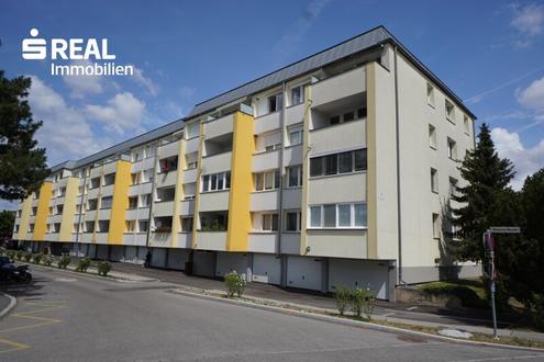 Sonnige 3-Zimmer-Mietwohnung mit s�dseitiger Loggia und Gr�nblick