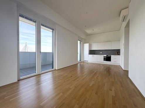 MARINA TOWER I Moderne 3 Zimmerwohnung mit Balkon und Loggia I Donaublick
