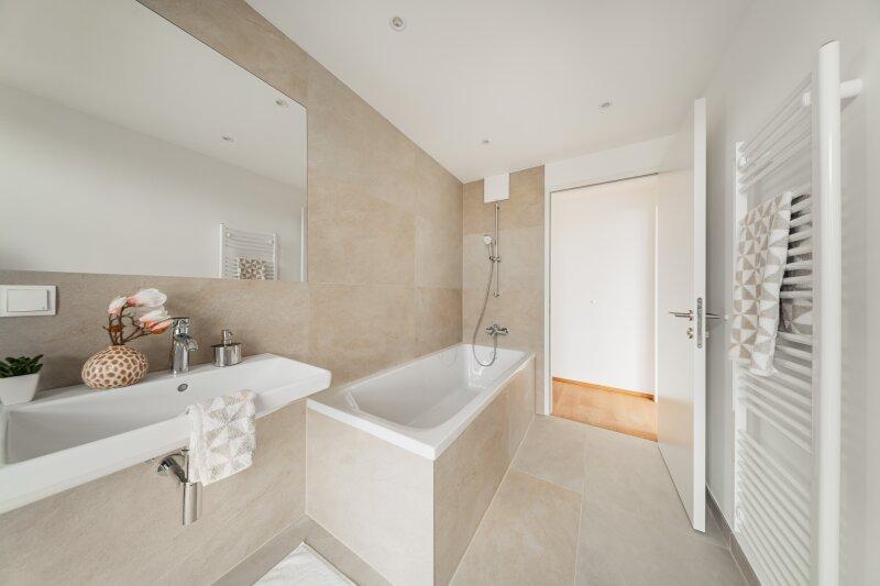 Bad mit Badewanne