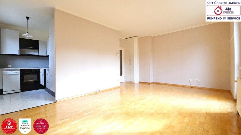 Wohnzimmer und K�che