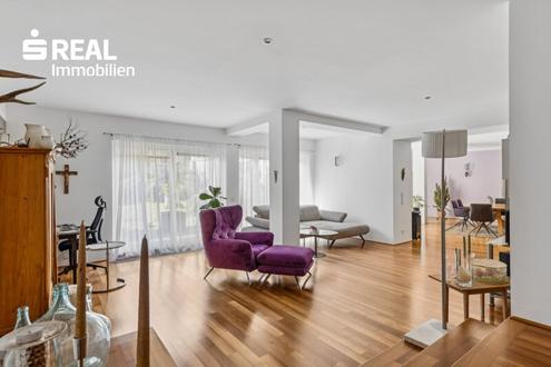 Außergewöhnlich großzügig: 148 m² Wohnfläche, 210 m² Garten & 7 PKW-Stellplätze