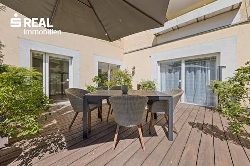 Spektakul�re Gartenwohnung mit 7 PKW-Stellpl�tzen