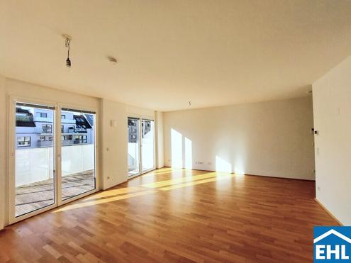 Lichtdurchflutete 2 Zimmerwohnung mit mehr als 35m² Freifläche bei U3-Kendlerstraße