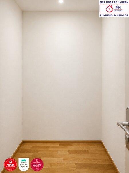 Begeh. Kleiderschrank