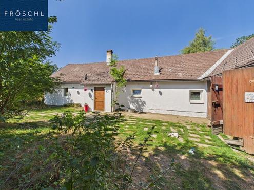Ruhig wohnen im Waldviertel: Haus mit Garten, Garage und Entwicklungspotenzial nahe dem Schwimmteich