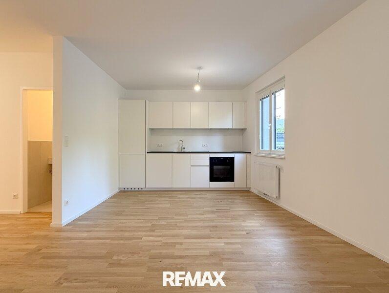 Wohnzimmer mit offener K�che