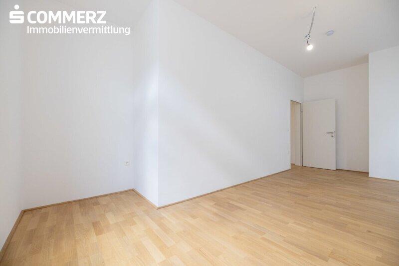 Zimmer 2 mit Balkon