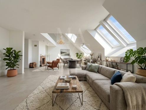 MODERNE DACHGESCHOSS-MAISONETTE GEGEN�BER DEM THERESIANUM