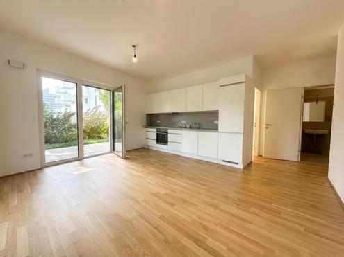 AB SEPTEMBER: HIRSCHFELD - Neuwertige 4-Zimmer-Gartenwohnung mit Terrasse