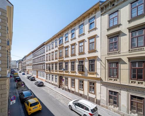 Zinshaus aus langj�hrigem Privatbesitz - Naschmarkt ums Eck - U4 Kettenbr�ckengasse ca. 150 m