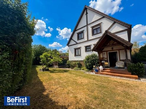 Familienidyll: Einfamilienhaus mit herrlichem Garten in Gr�nruhelage (Weitere gro�z�gige Bebauungsm�glichkeit gegeben)