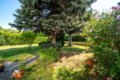 Reihenhaus mit 5 Zimmern und 670m2 Eigengarten - Sanierungsbedarf