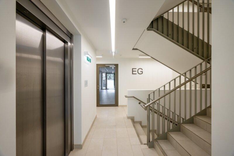 Huger-9352