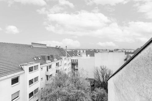 Gem�tliche AltbauWohnung mit 2 Zimmern und Gemeinschaftsdachterrasse