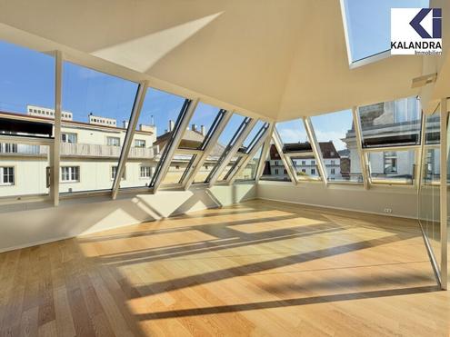 360� TOUR // PENTHOUSE-WOHNUNG nahe NASCHMARKT