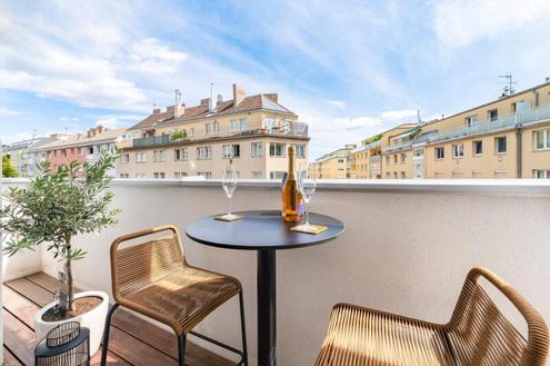 Voll eingerichtete 3-Zimmer-Wohnung mit Terrasse und KFZ-Stellplatz zu verkaufen!