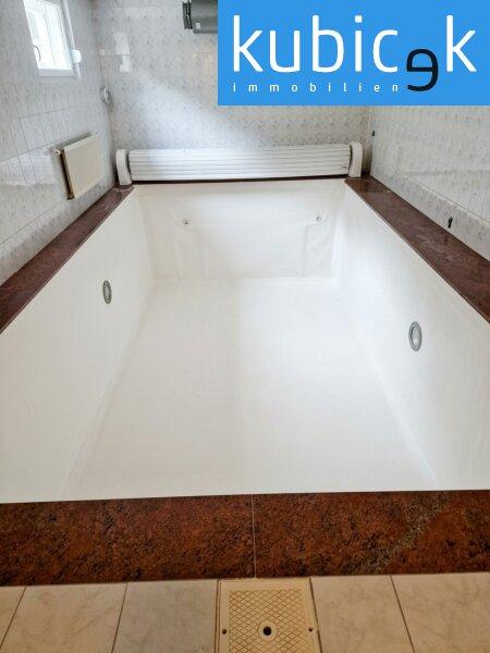 Indoor-Pool