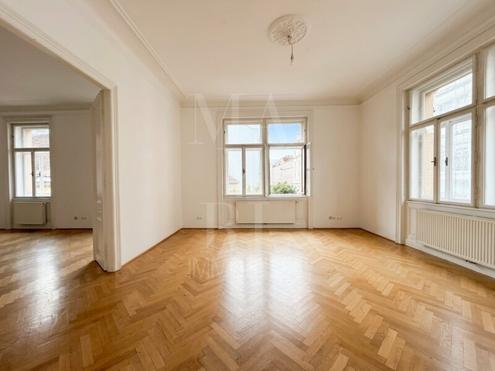 Gro�z�gige 5-Zimmer-Altbauwohnung in zentraler Lage bei der Kirchengasse
