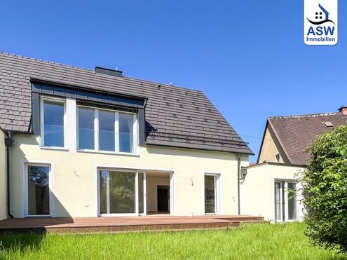 Stilvoll sanierte Doppelhaush�lfte mit ca. 130 m2 und gro�em Garten in Linz/Keferfeld