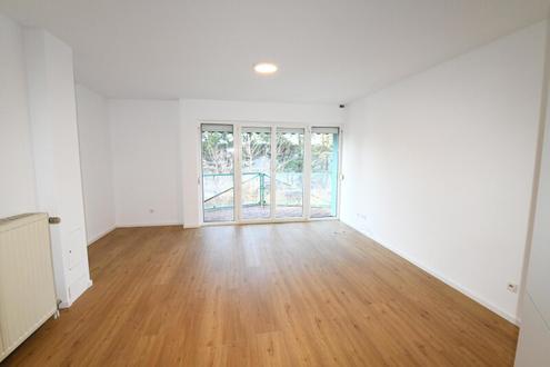 2 Zimmer Wohnung mit Balkon, Gartennutzung & Autoabstellplatz in Ruhelage