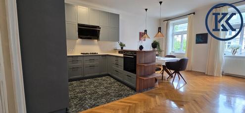 Elegante Altbauwohnung mit Geschichte im Herzen des 8. Bezirks