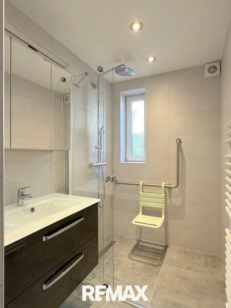 Erdgeschoss - Badezimmer