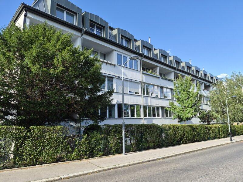 Stra�enansicht des Geb�udes