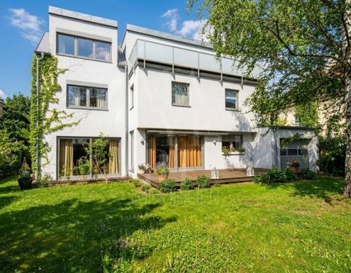 Moderne Villa in bester D�blinger Lage mit Garten, Terrassen & Garage