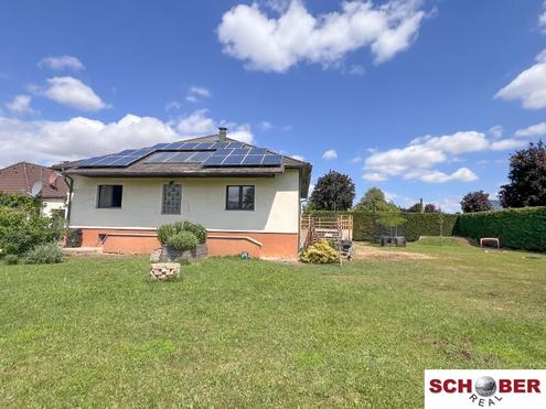Gro�z�giges Wohnen mit riesigem Garten
