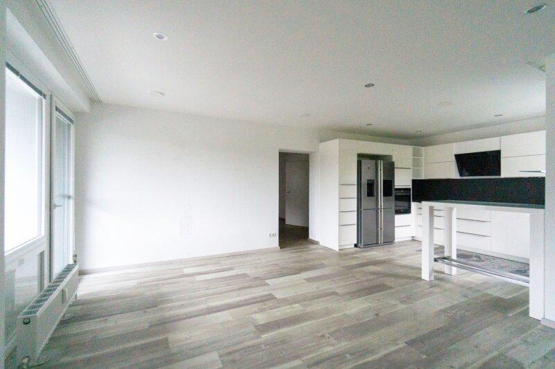 Wohn-Esszimmer Richtung K�che