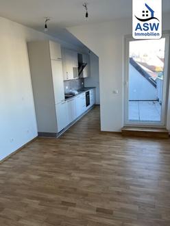 Attraktive 2-Zimmer Dachgeschosswohnung mit Terrasse nahe U1