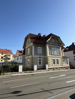 Stadthaus mit Garten u. Doppelgarage