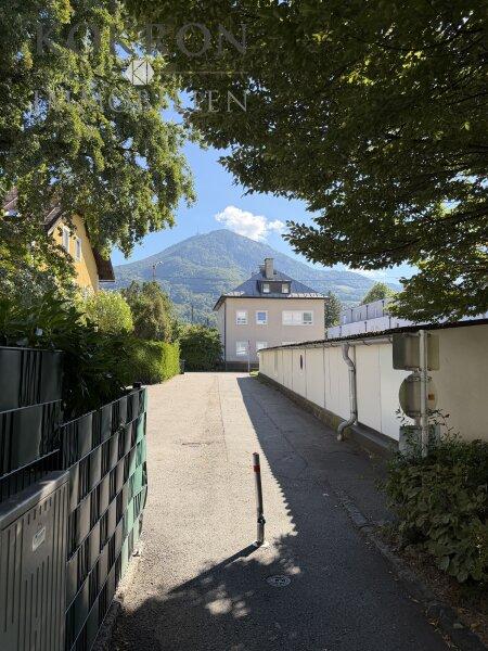 Zugang mit Blick auf Gaisberg