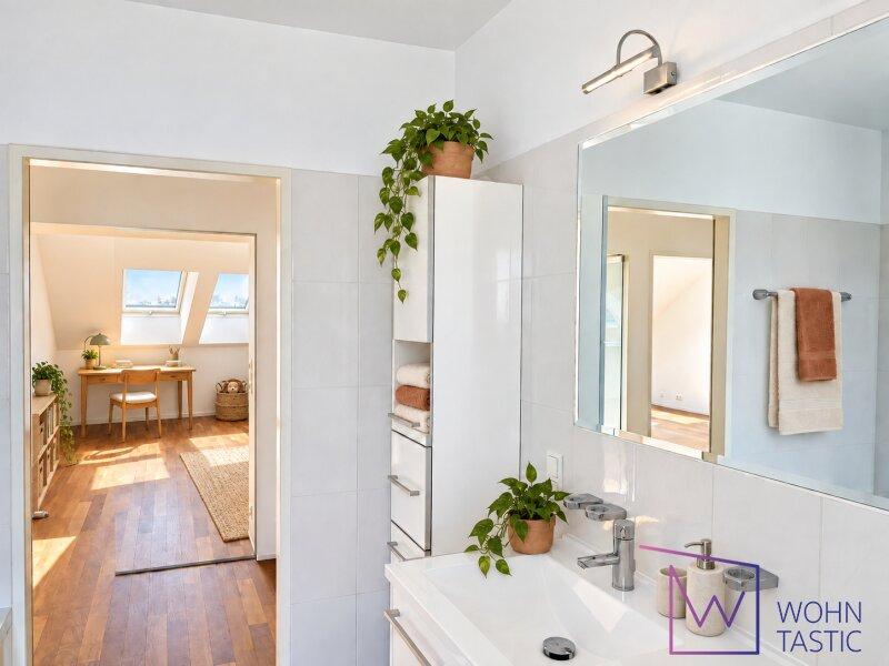 Badezimmer-Blick Richtung Flur_virtuell m�bliert