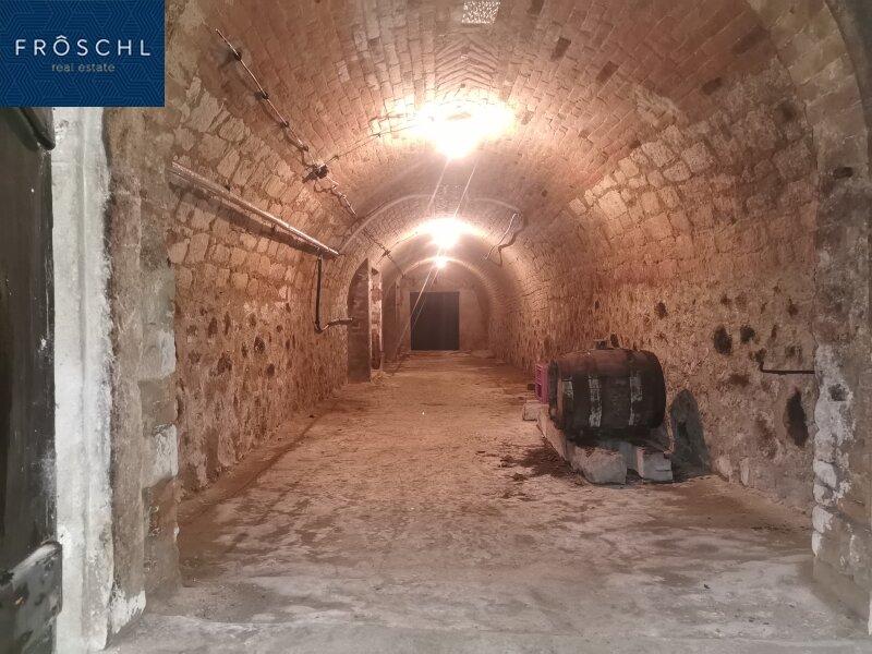 Weinkeller mit 22 m�