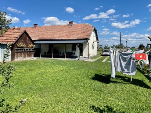 Renoviertes 3 Zimmer Haus mit �berdachter Terrasse, 2 Autoabstellpl�tzen & Klimaanlage N�he Stadtgrenze Wien/Gro� Enzersdorf