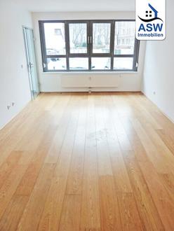 Tolle 2-Zimmer Erdgeschosswohnung mit verglaster Veranda/Loggia in U-Bahn-N�he
