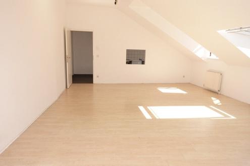 �berraschend gro�z�gig: 62 m� Garconniere mit separater K�che - GLEICH BEI U3 KARDINAL-NAGL-PLATZ