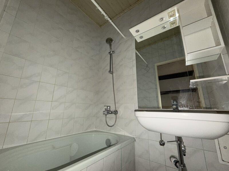 Bad mit Wanne