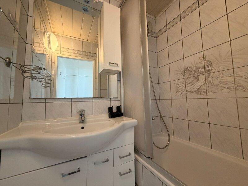 Bad mit Wanne