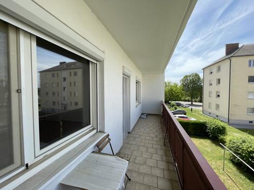MODERNE 2-ZIMMER-WOHNUNG MIT GROSSER LOGGIA N�HE ZENTRUM VON EISENSTADT - KFZ-STELLPLATZ