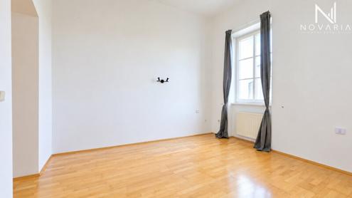 Charmante 2-Zimmer-Altbauwohnung in begehrter Lage von Baden