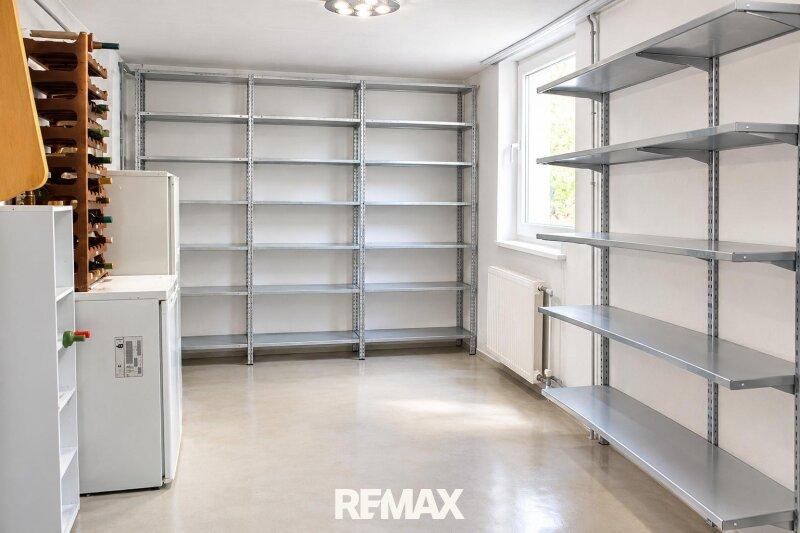 Raum Keller ca. 22m�, mittels AI Gegenst�nde entf.