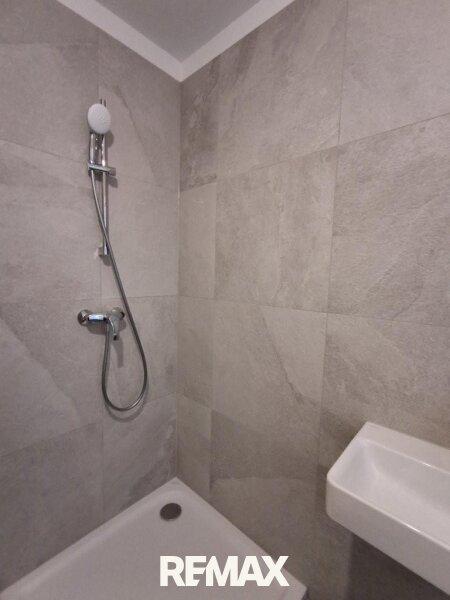 10 Dusche 1220