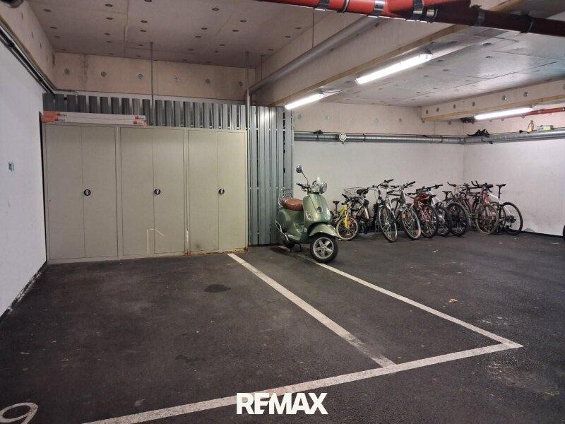 28 Gro�er Garagenplatz 1210
